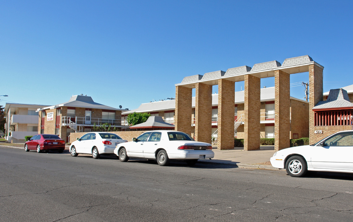 Villa Riviera Apartments in El Paso, TX - Building Photo