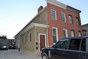 16 S Chester St in Baltimore, MD - Building Photo