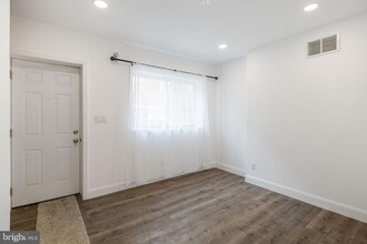 1219 Montrose St, Unit AUCMYW in Philadelphia, PA - Building Photo - Building Photo