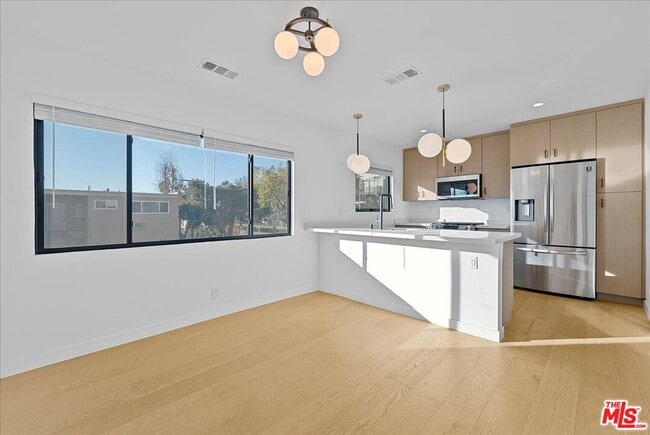 1210 Larrabee St in West Hollywood, CA - Building Photo - Building Photo