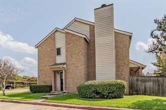 3635 Garden Brook Dr in Farmers Branch, TX - Foto de edificio - Building Photo