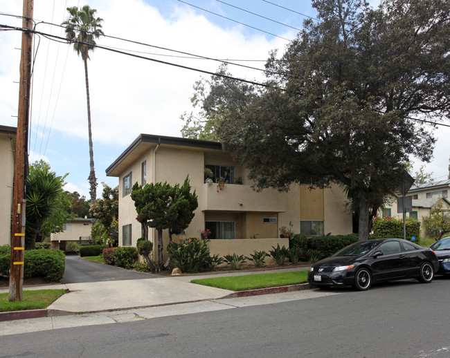 Alamar Gardens in Santa Barbara, CA - Foto de edificio - Building Photo