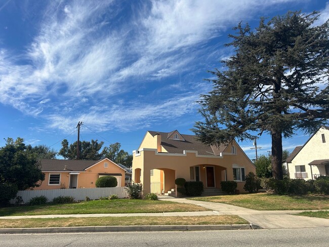 235 N Santa Anita St