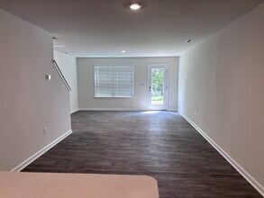 8550 Beckett Chase Wy in Raleigh, NC - Building Photo - Building Photo