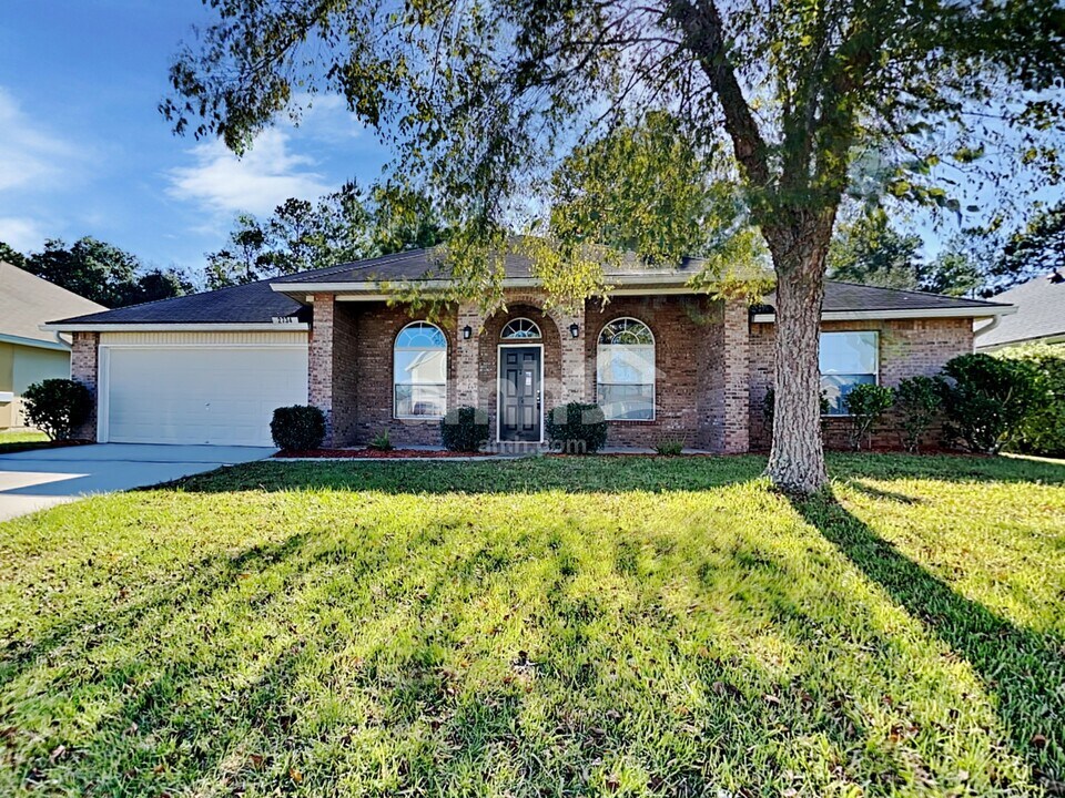 2734 Ravine Hill Dr in Middleburg, FL - Foto de edificio