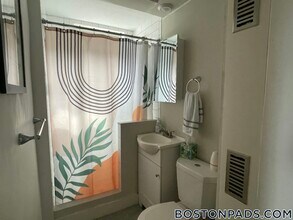 220 Hanover St in Boston, MA - Building Photo - Building Photo