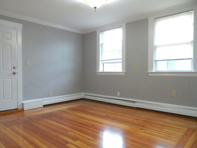 77 Pearl St, Unit 2