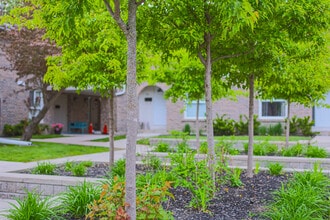 Creekside Townhomes in Oshawa, ON - Building Photo - Building Photo