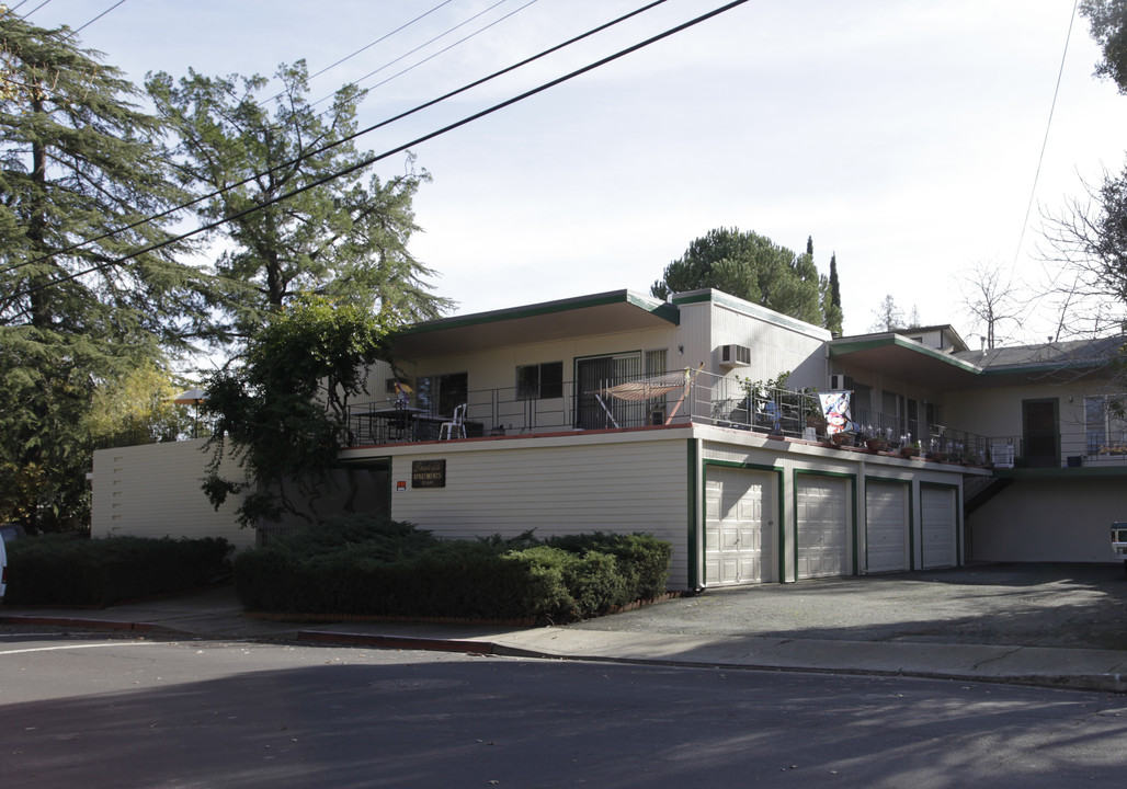 3569 Brook St in Lafayette, CA - Foto de edificio