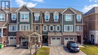 72 Bannister Cres in Brampton, ON - Building Photo