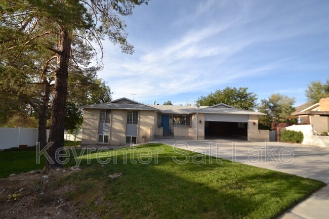 property at 1903 Grandeur Dr