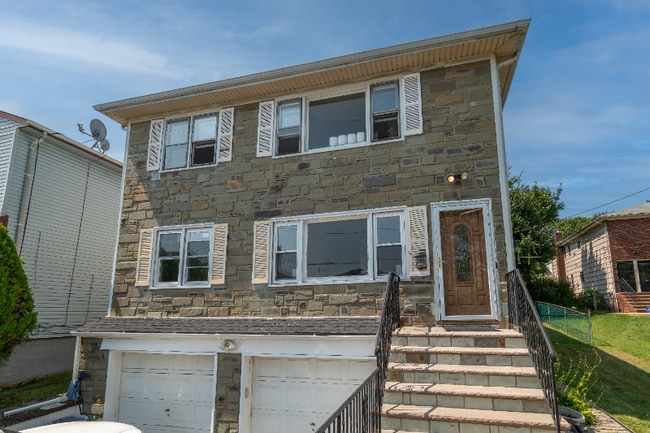 15 Hausmann Ct in Maplewood, NJ - Foto de edificio - Building Photo
