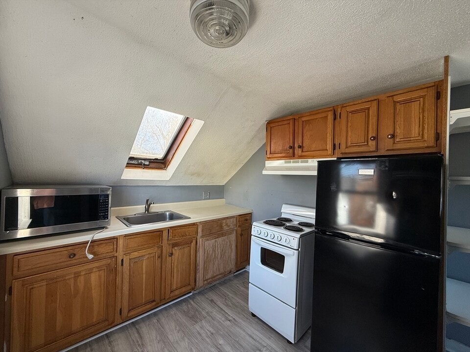 144 Franklin St in Framingham, MA - Building Photo