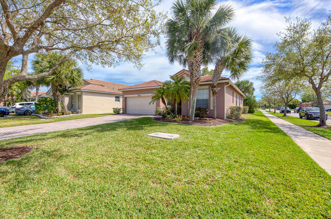 9790 SW Lindale Trace Blvd in Port St. Lucie, FL - Building Photo - Building Photo