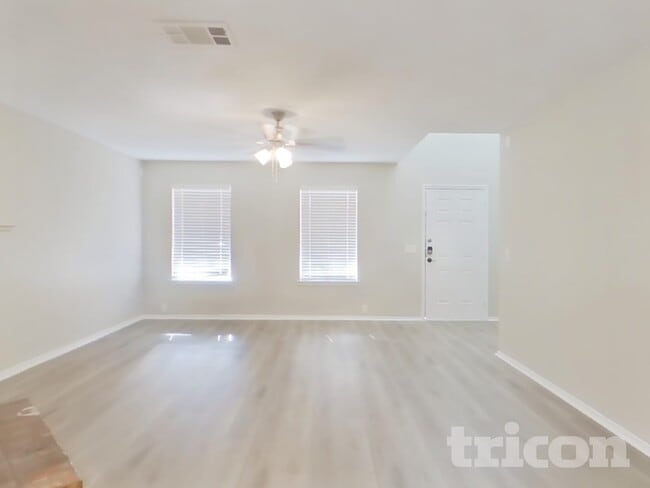 8925 King Ranch Dr in Aubrey, TX - Building Photo - Building Photo