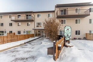 Gardenwood Terrace in Edmonton, AB - Building Photo