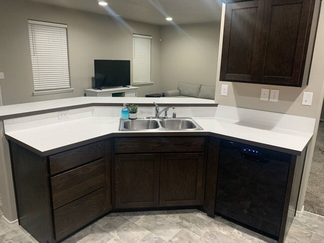 1414 E Nen Dr in Moses Lake, WA - Building Photo - Building Photo