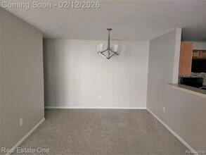 3275 N Pointe Blvd in Melvindale, MI - Foto de edificio - Building Photo