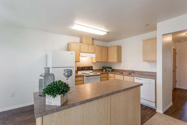 Mountain View Apartments in Ponderay, ID - Building Photo - Interior Photo