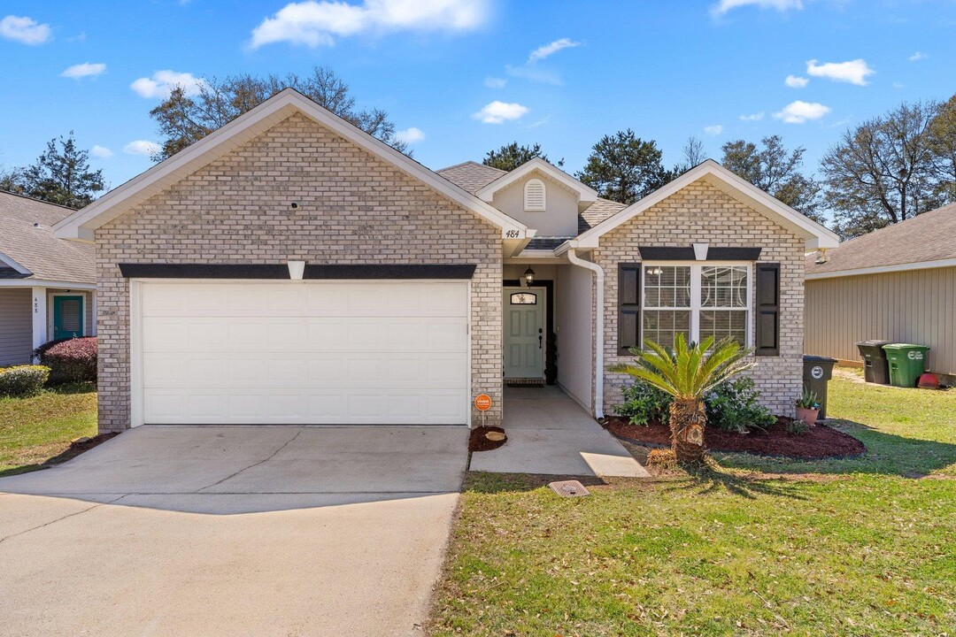 484 Brooke Hampton Dr in Tallahassee, FL - Building Photo