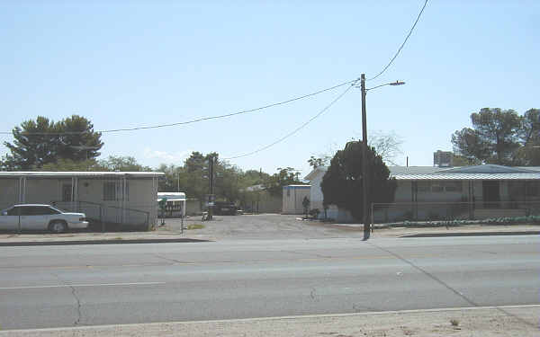 4140 N Flowing Wells Rd in Tucson, AZ - Building Photo - Building Photo