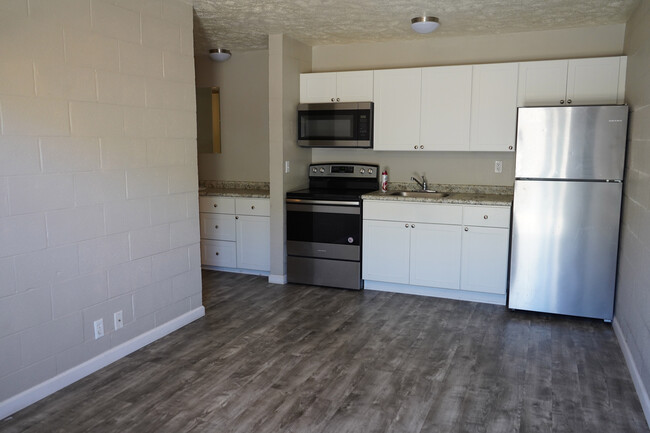 Greentree Village Apartments in Liberal, KS - Building Photo - Interior Photo