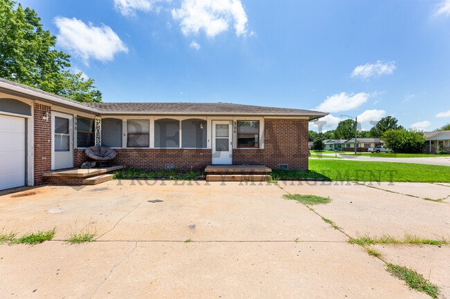 property at 306 S Twin Pines Ave