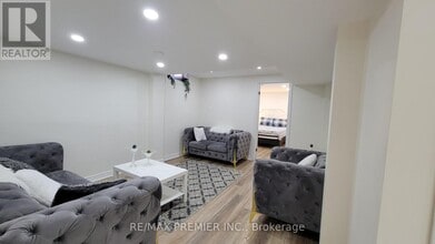 25 Granite St in Vaughan, ON - Building Photo - Building Photo