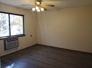 340 Sunderland Rd in Worcester, MA - Building Photo - Building Photo