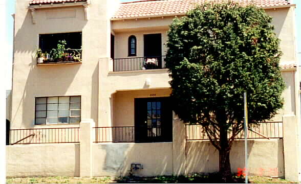 444 N Norton Ave in Los Angeles, CA - Building Photo