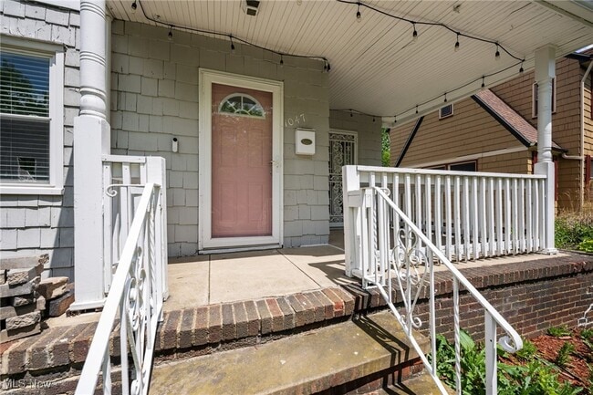 1047 Hillstone Rd in Cleveland Heights, OH - Building Photo - Building Photo