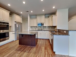 614 Redbud Ln in Summerville, SC - Building Photo - Building Photo