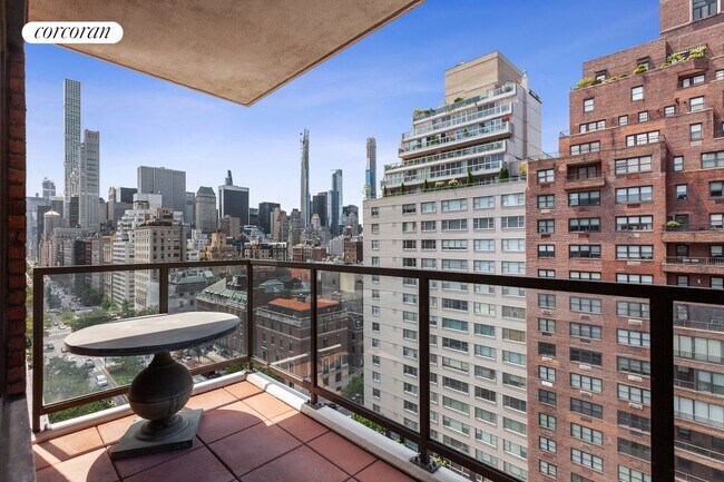 715 Park Ave in New York, NY - Building Photo - Building Photo