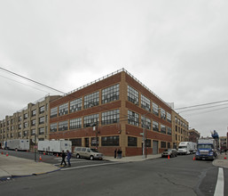 236 Moore St in Brooklyn, NY - Building Photo - Building Photo