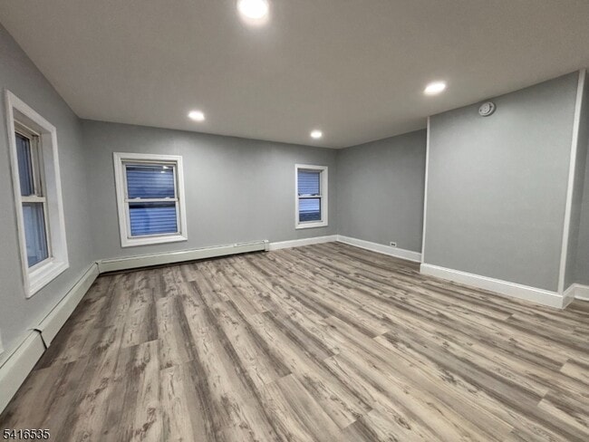 318 E 1st Ave in Roselle, NJ - Building Photo - Building Photo