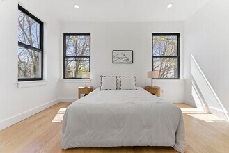 113 Oak St in Jersey City, NJ - Building Photo - Building Photo