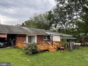 6710 Hopewell Ave in Springfield, VA - Building Photo - Building Photo