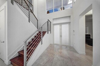 10081 NW 75th Terrace in Doral, FL - Building Photo - Building Photo