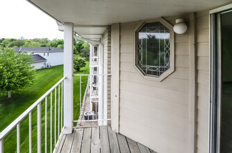 Cherrywood Apartments in Lincoln, NE - Building Photo - Building Photo