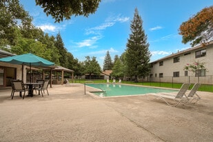 Eastwood Court Apartments in Chico, CA - Building Photo