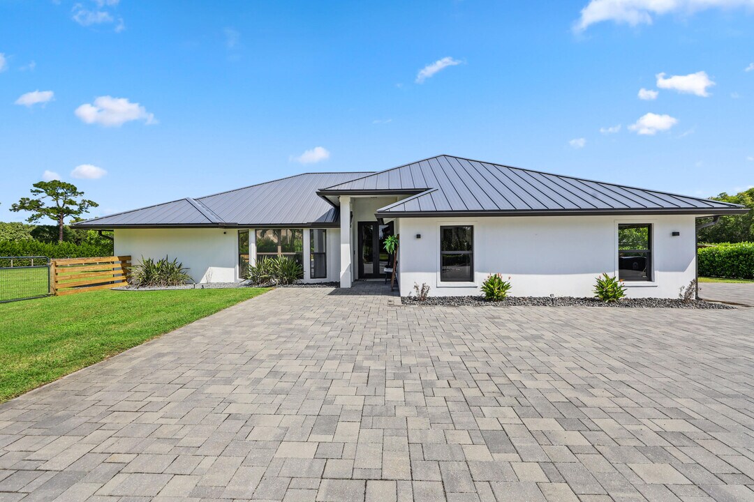 14704 Black Bear Rd in West Palm Beach, FL - Building Photo