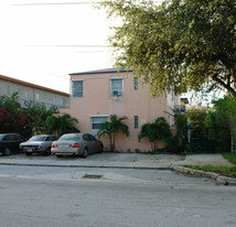 570 NE 68th St Apartamentos