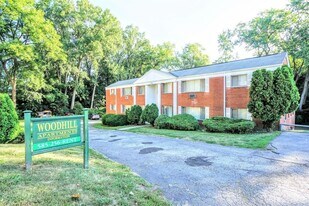 138-154 Woodhill Dr in Rochester, NY - Building Photo
