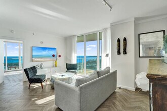 2889 McFarlane Rd in Miami, FL - Building Photo - Building Photo