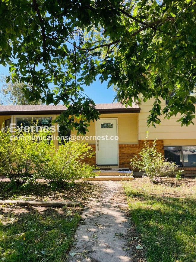 property at 1701 Ridgewood Rd