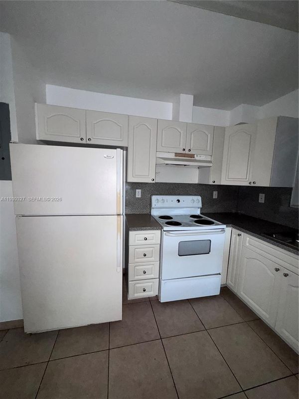 14140 NE 2nd Ct in Miami, FL - Building Photo - Building Photo