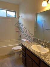 2427 N Shady St in Visalia, CA - Building Photo - Building Photo