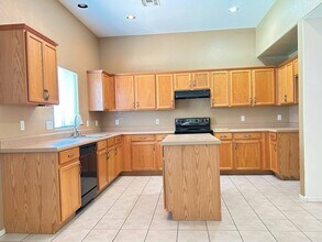 15608 W Ocotillo Ln in Surprise, AZ - Building Photo - Building Photo