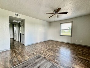 505 Oak Ave in Cache, OK - Building Photo - Building Photo