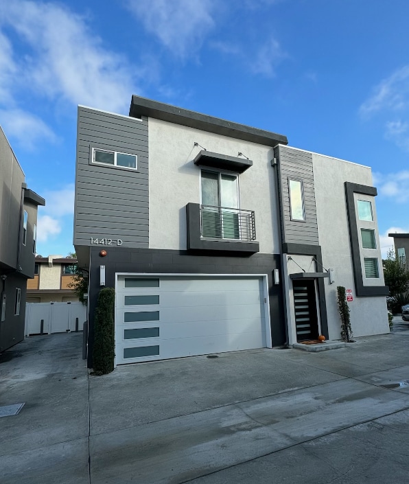 property at 14416 Yukon Ave